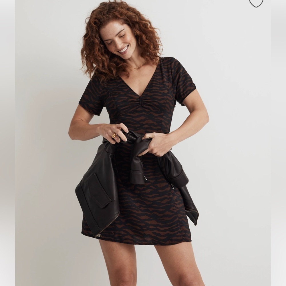 Madewell V-Neck Mini Dress in Abstract Animal Size 10